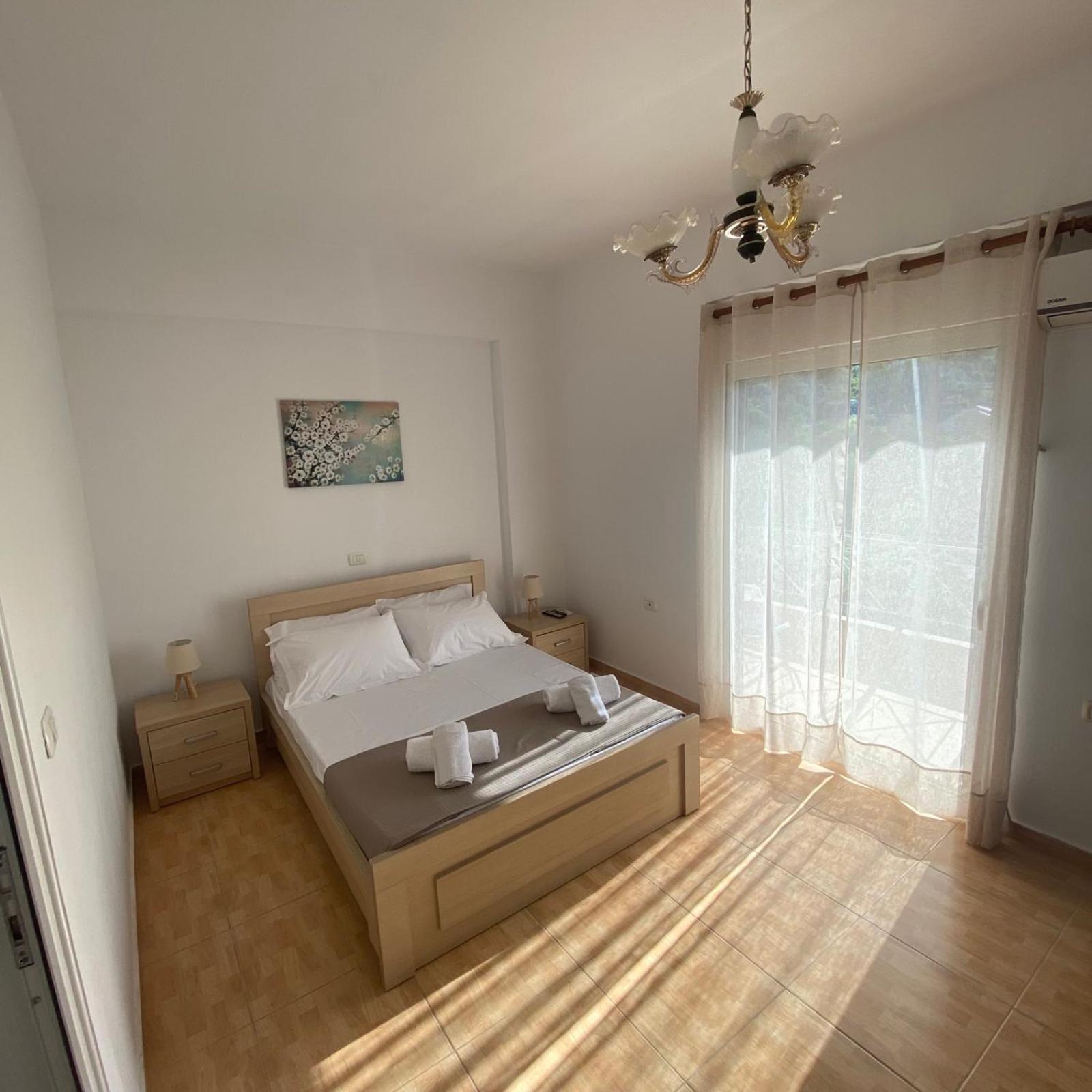 Ilias Family Rooms Химара Экстерьер фото