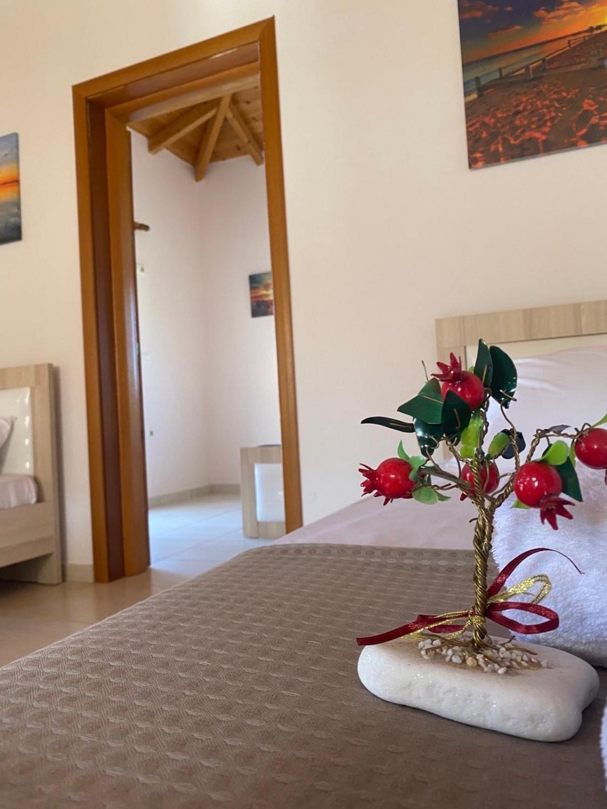 Ilias Family Rooms Химара Экстерьер фото