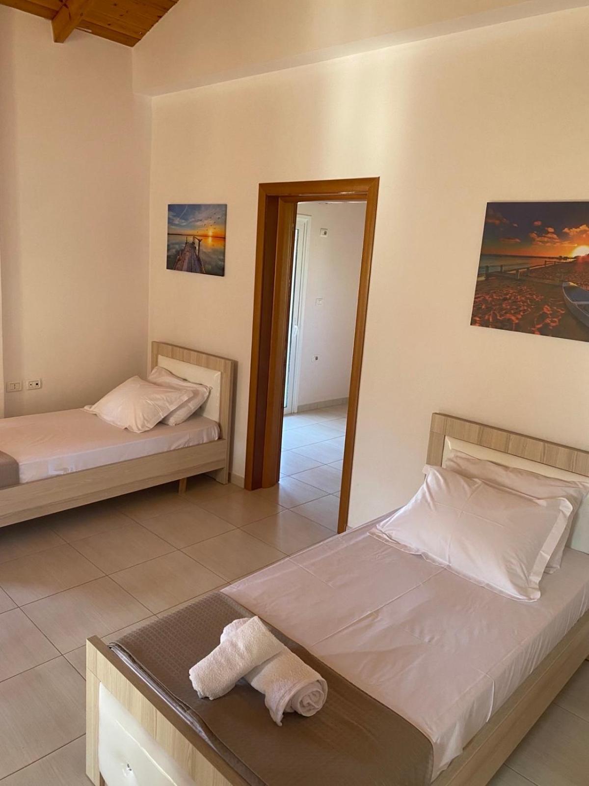 Ilias Family Rooms Химара Экстерьер фото